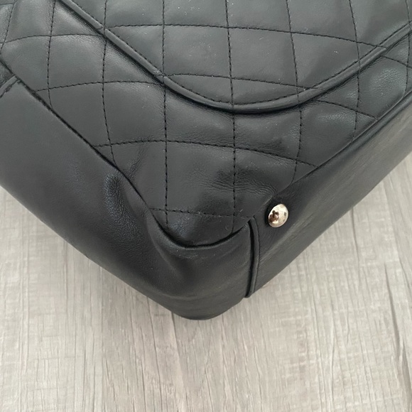 CHANEL Black Quilted Shoulder Bag - Picture 7 of 10